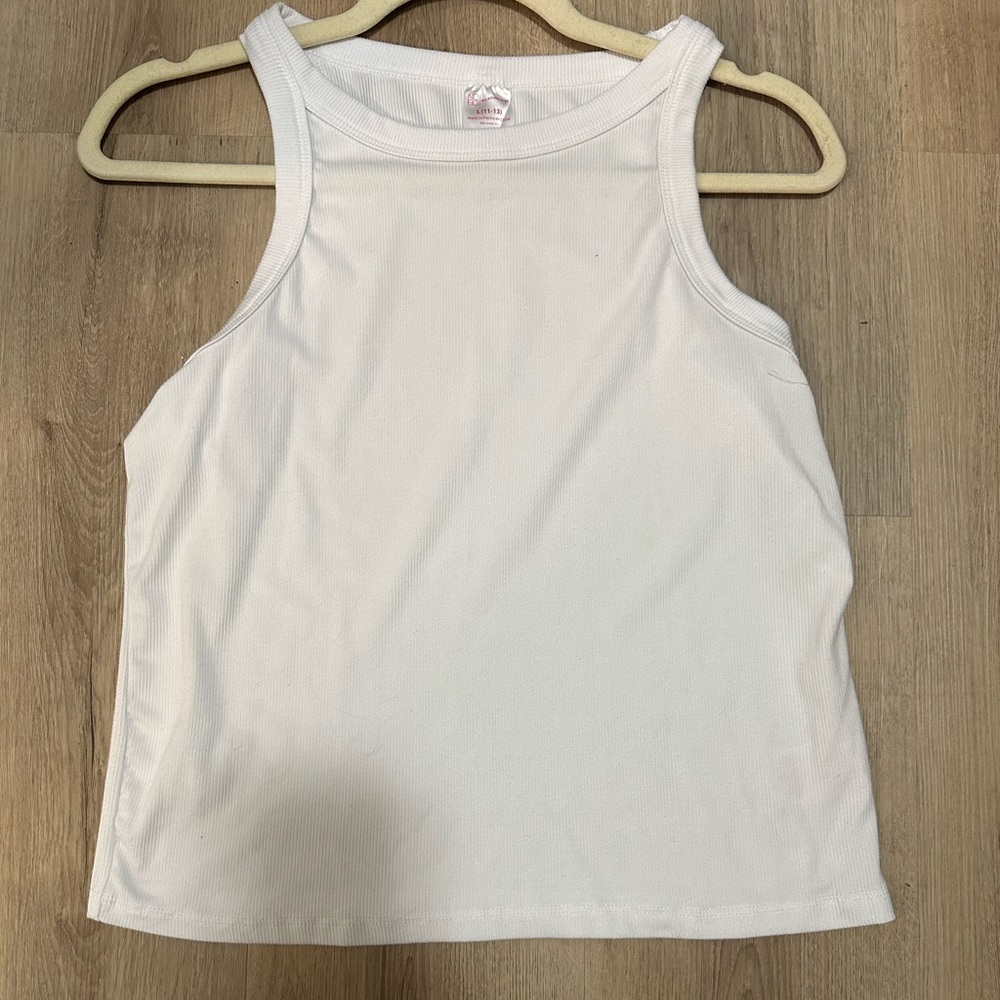 Ribbed white tank